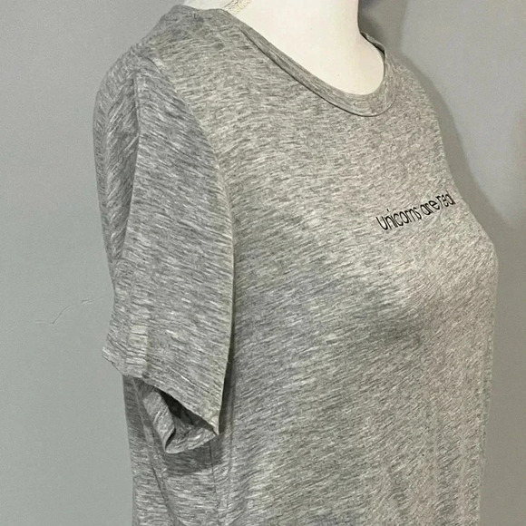 🦄 H&M Divided 🦄 “Unicorns are Real” 🦄 short Sleev tee size M EUC - Picture 6 of 11